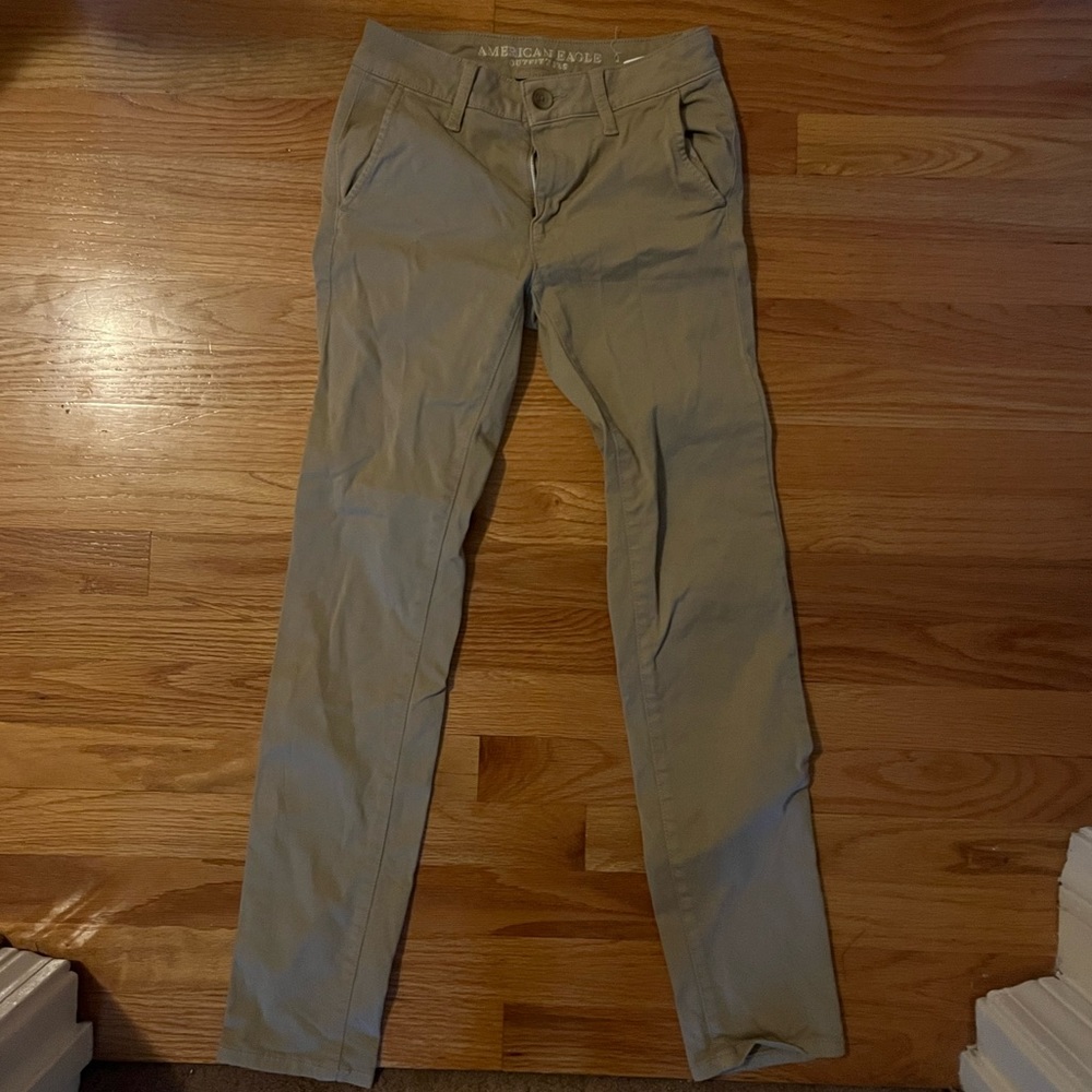 New Without Tags AEO Skinny Khaki Pants